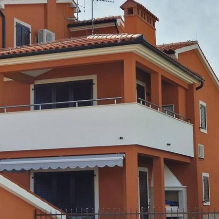 Modern Apartment Ana Premantura Exterior photo