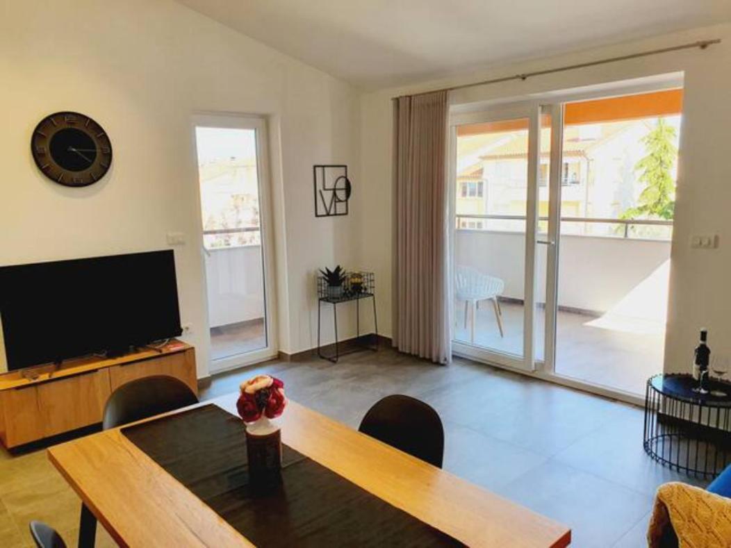 Modern Apartment Ana Premantura Exterior photo